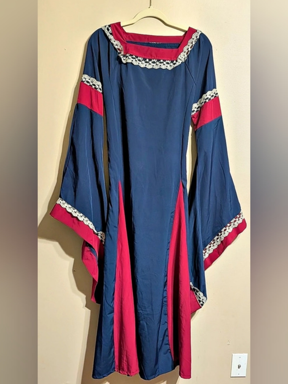 Medieval Renaissance Faire Gown Dress Blue Red Lace Size Adjustable Cosplay